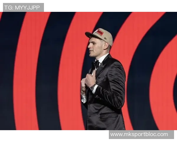 开拓者媒体人揭秘球队选秀历程克林根的胳膊细如手腕引发热议 开拓者媒体人揭秘球队选秀历程克林根的胳膊细如手腕引发热议