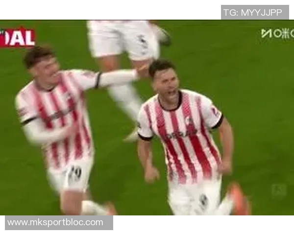 霍勒精彩凌空侧勾破门助弗赖堡扳平十人多特比分