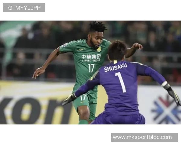 巴坎布门前绝佳机会中横梁球员自投自破成意外进球