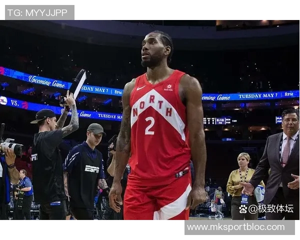 快船公关部门干预记者提问小卡阴阳合同事件引发关注