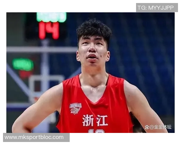 国家队中锋位置人手充足余嘉豪请假勇敢追梦值得支持