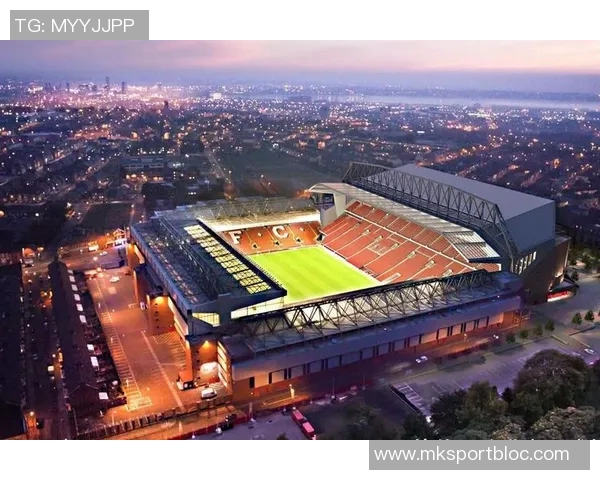 曼城足球俱乐部主场演变历程从海德路到缅因路再到伊蒂哈德的故事