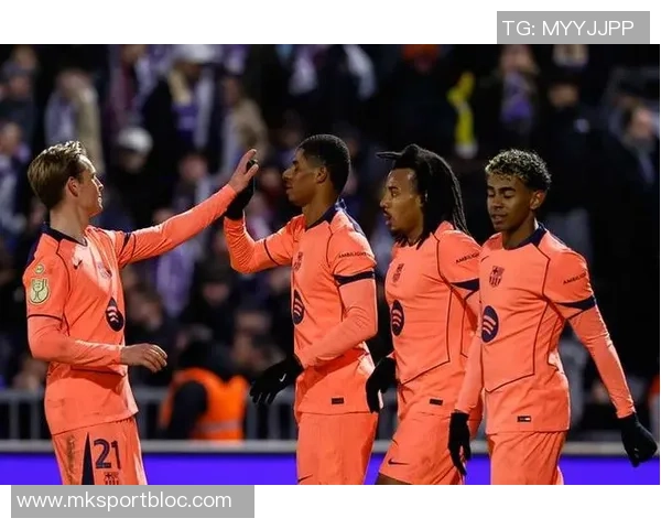 瓜达拉哈拉门将赛前专注研究拉什福德集锦期待精彩对决