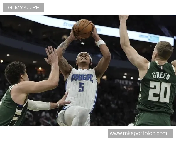 波蒂斯火力全开15投9中斩获22分6篮板2助攻2抢断成为全队得分王 波蒂斯火力全开15投9中斩获22分6篮板2助攻2抢断成为全队得分王