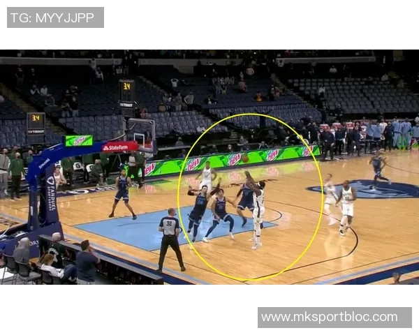 字母哥罚球全中空接暴扣绝杀全场砍下30分10板5助展现超级巨星风范