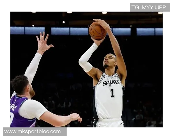 文班在移动中接球威胁显著马刺应加强战术调整以提升进攻效率