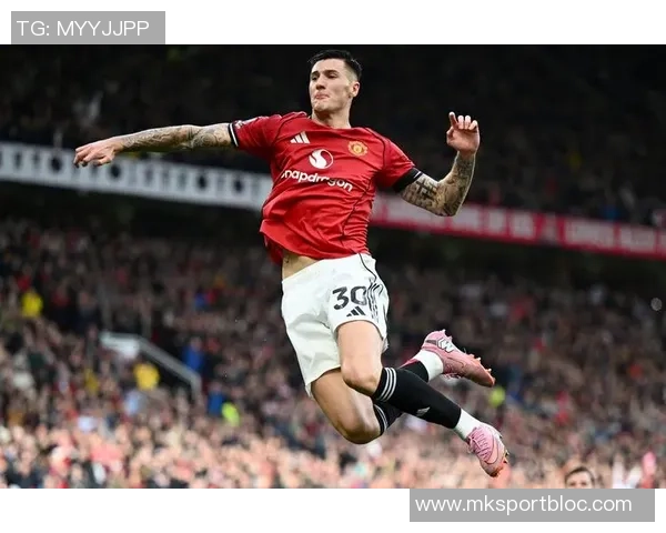 曼联旧将感叹姆伯莫阿玛德离队后右路防线崩溃局面